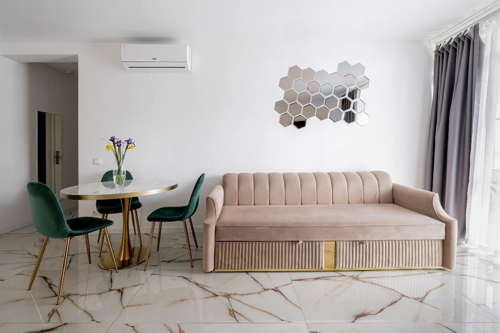 rooms-luxe-with-balcony