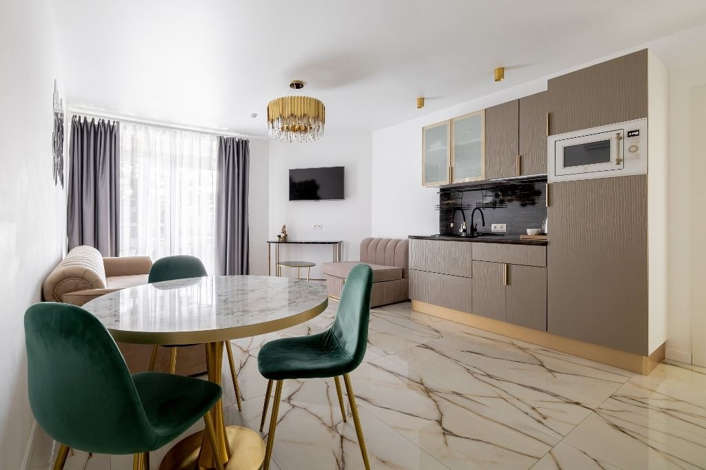 rooms-luxe-with-balcony