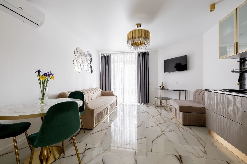 rooms-luxe-with-balcony