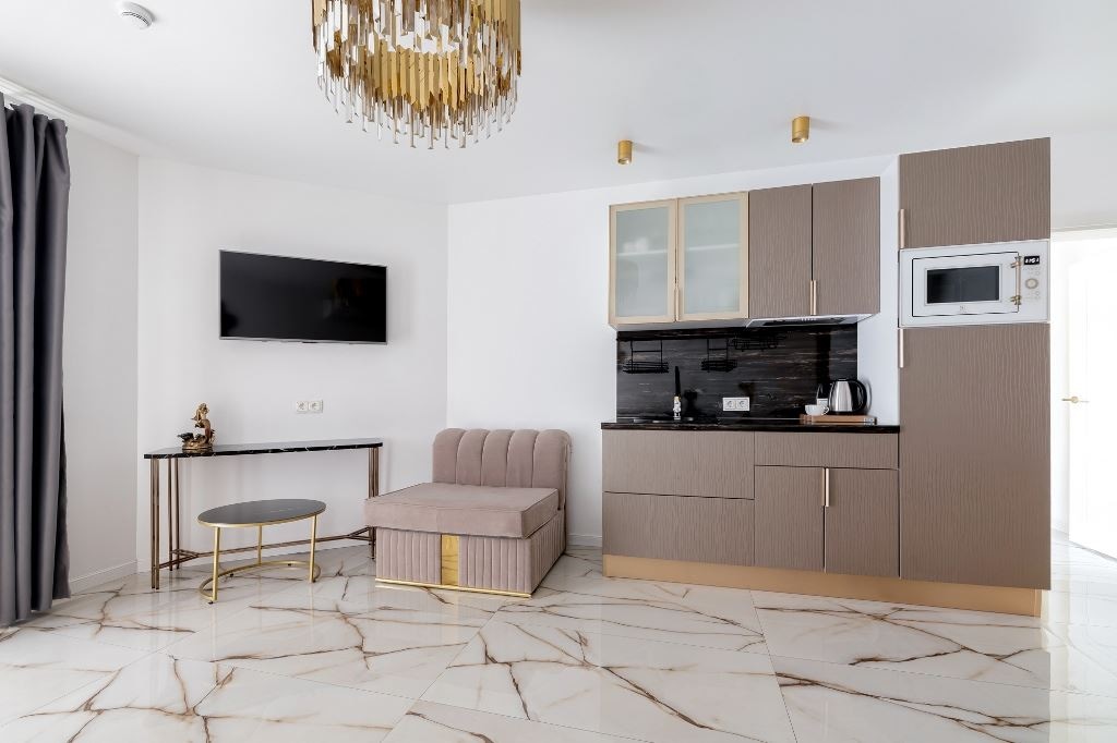 rooms-luxe-with-balcony