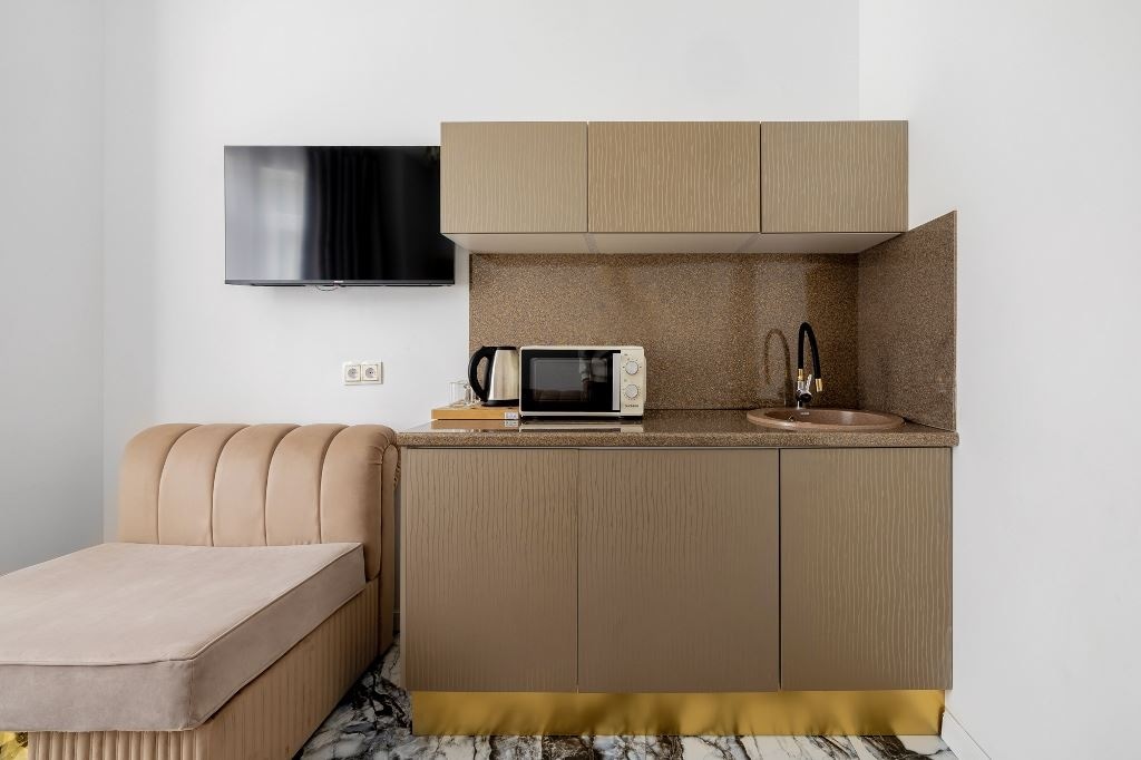 rooms-luxe-with-balcony