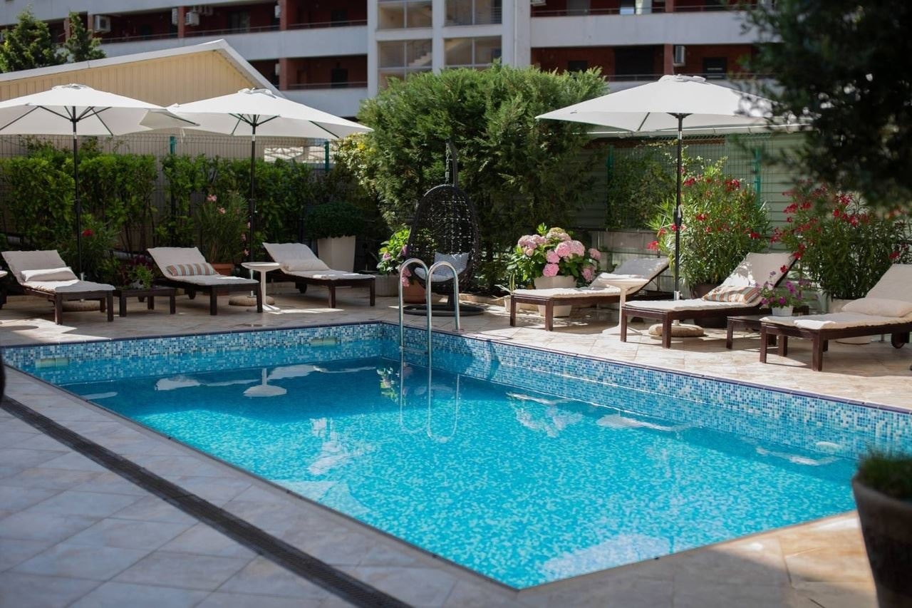 pools-outdoor-pool