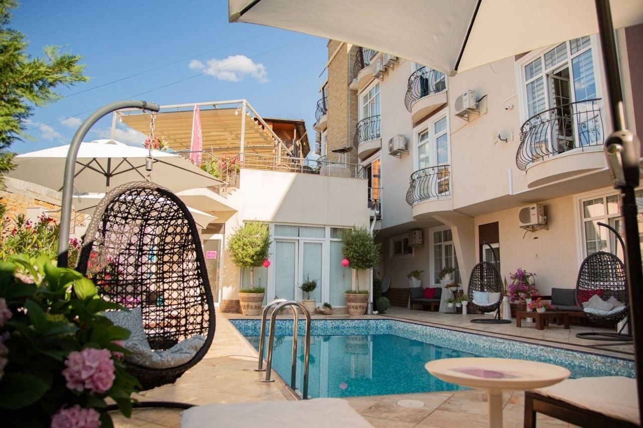 pools-outdoor-pool