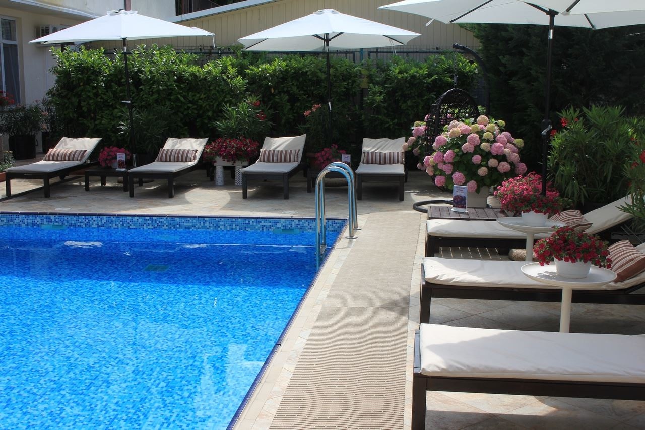 pools-outdoor-pool