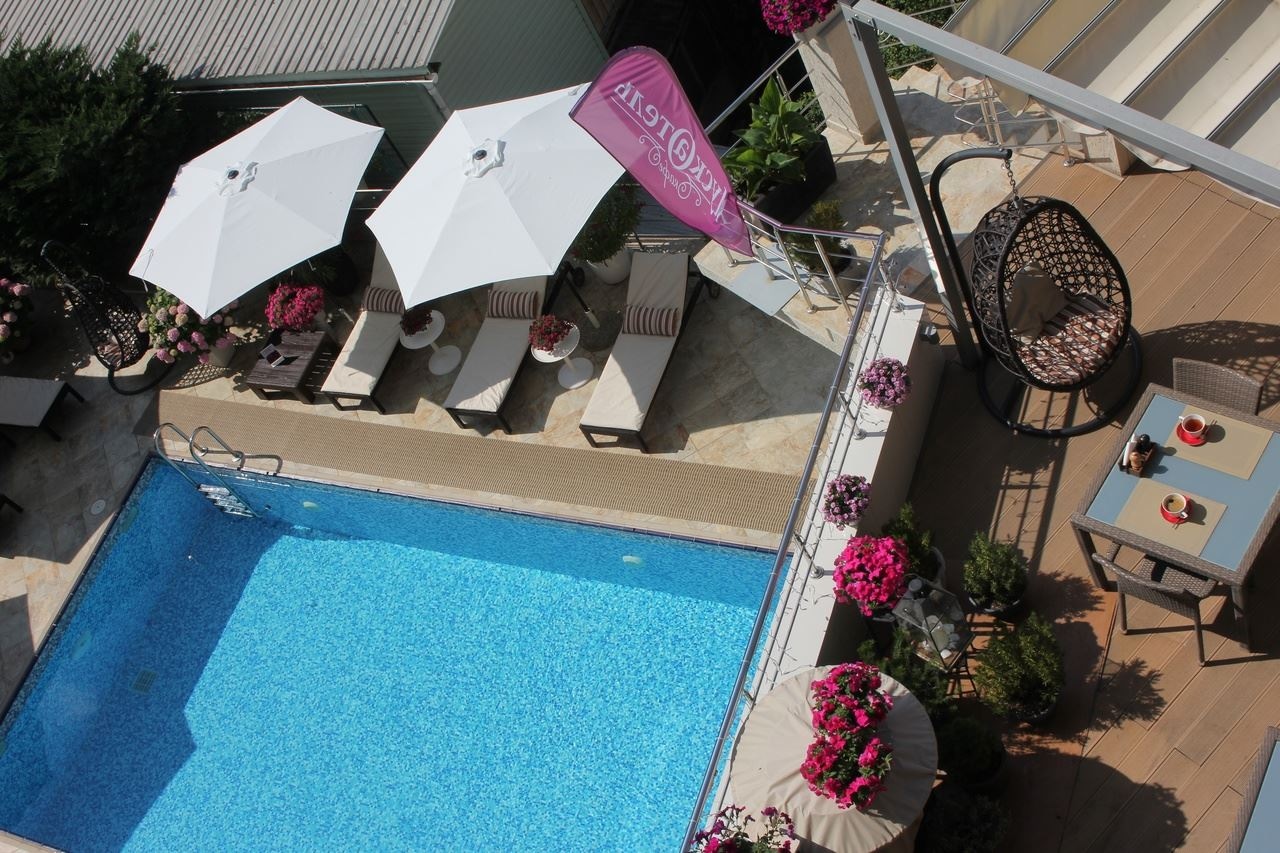 pools-outdoor-pool
