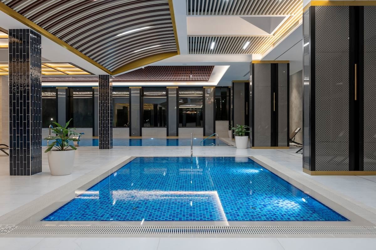 pools-indoor-pool