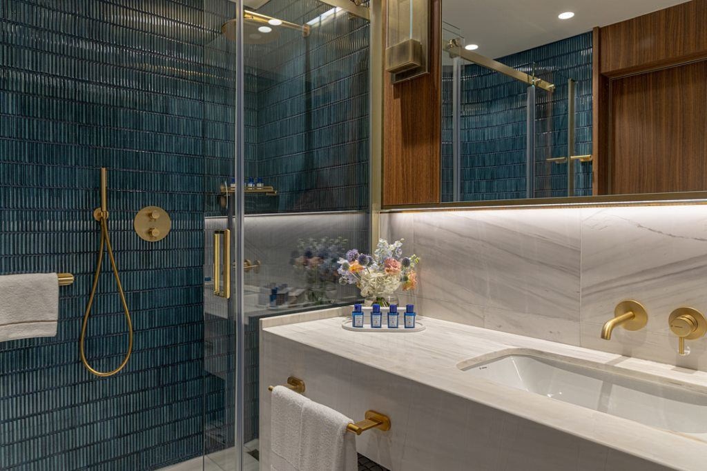 rooms-premium-with-pool