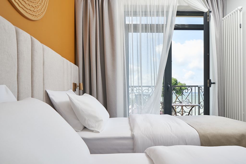 rooms-делюкс-панорама-с-балконом