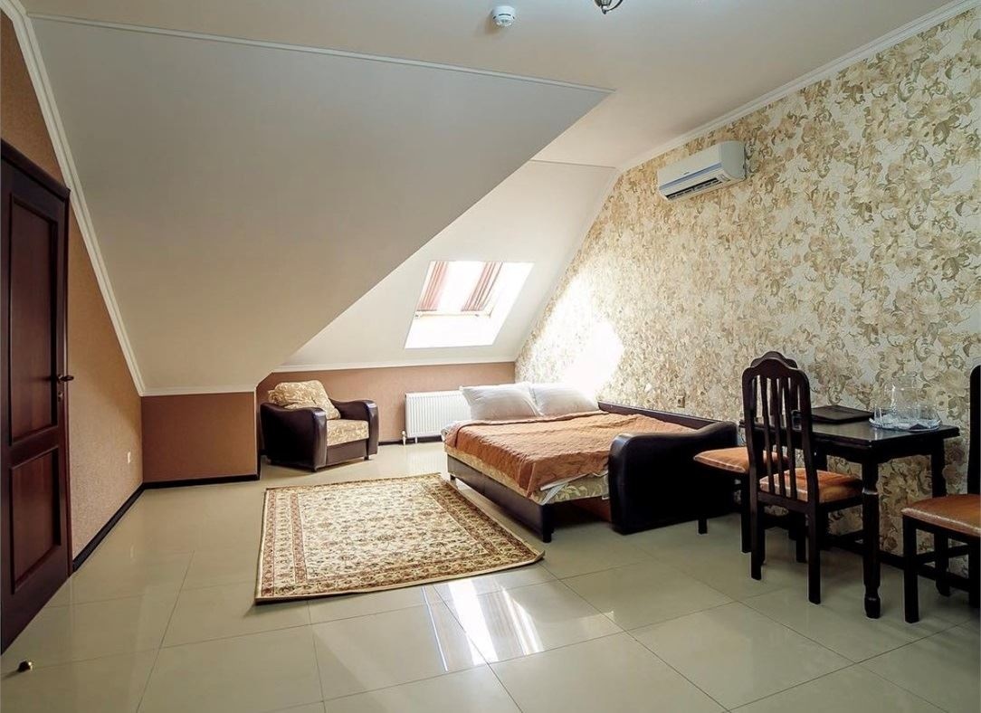 rooms-улучshенный-номерстудио-мансардный-этаж