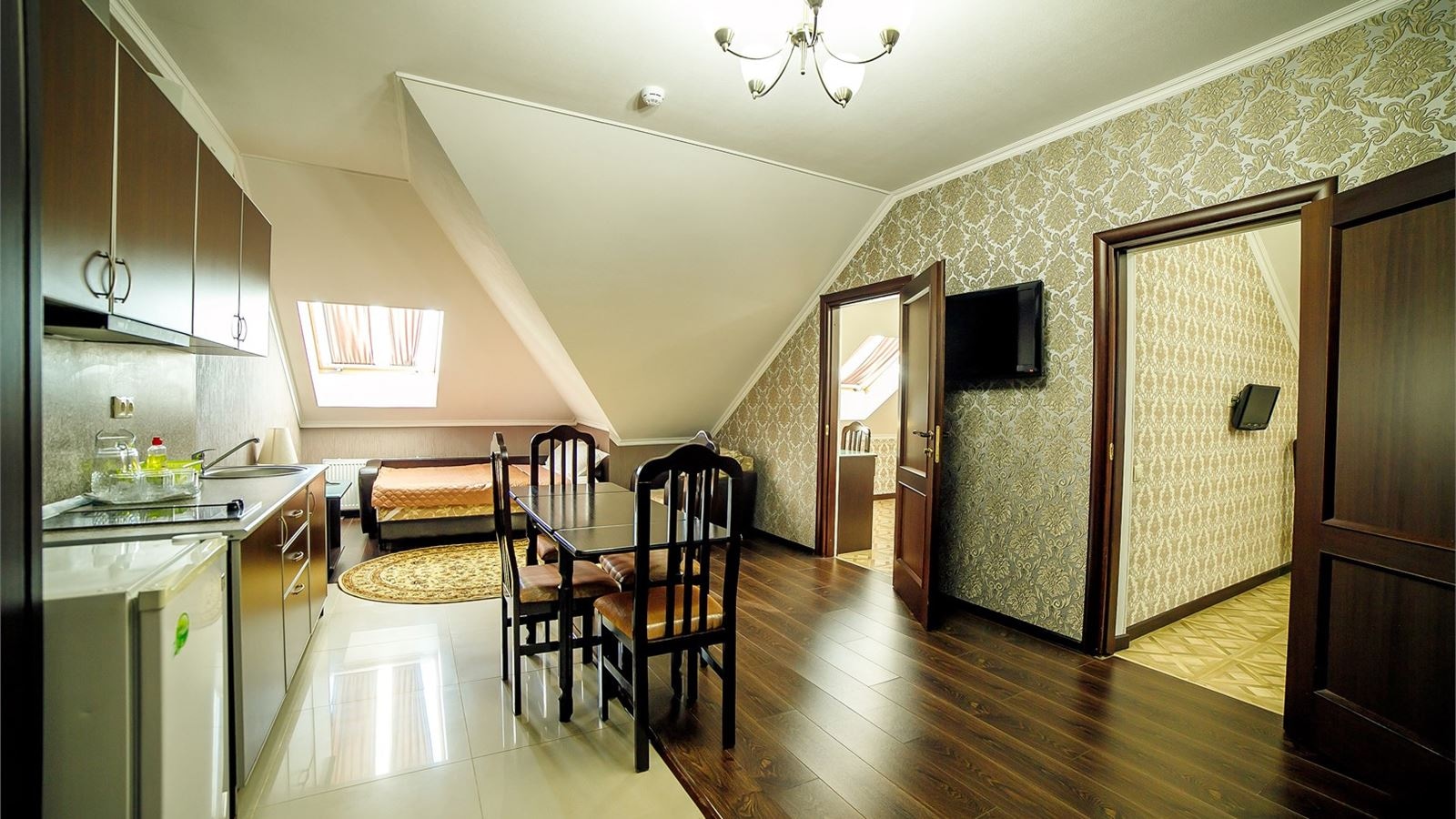 rooms-апартамент-мансардный-этаж