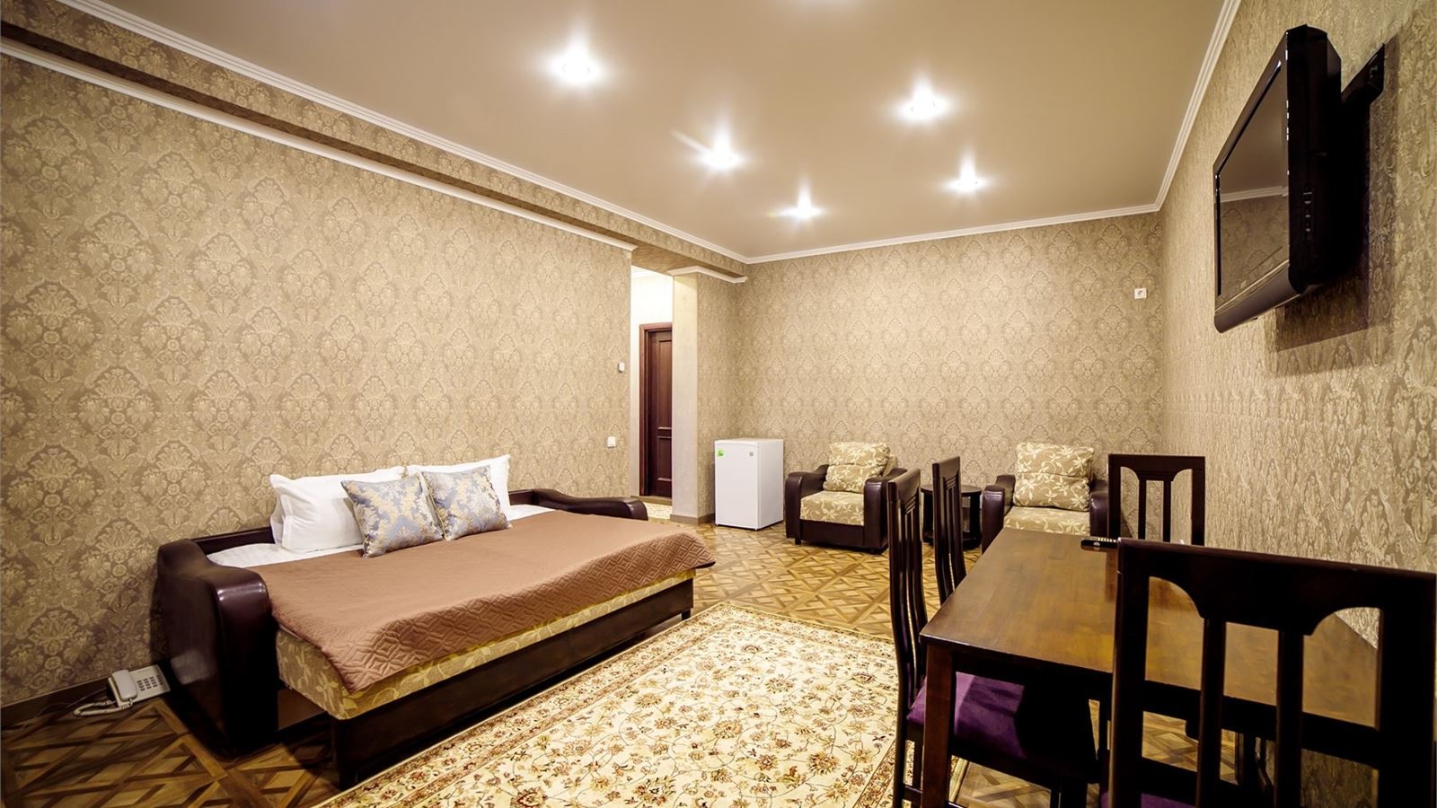 rooms-номерстудио-делюкс-цокольный-этаж