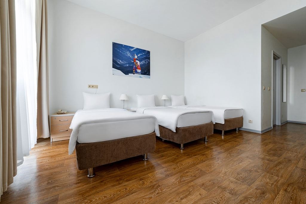 rooms-standart-triple-balcony