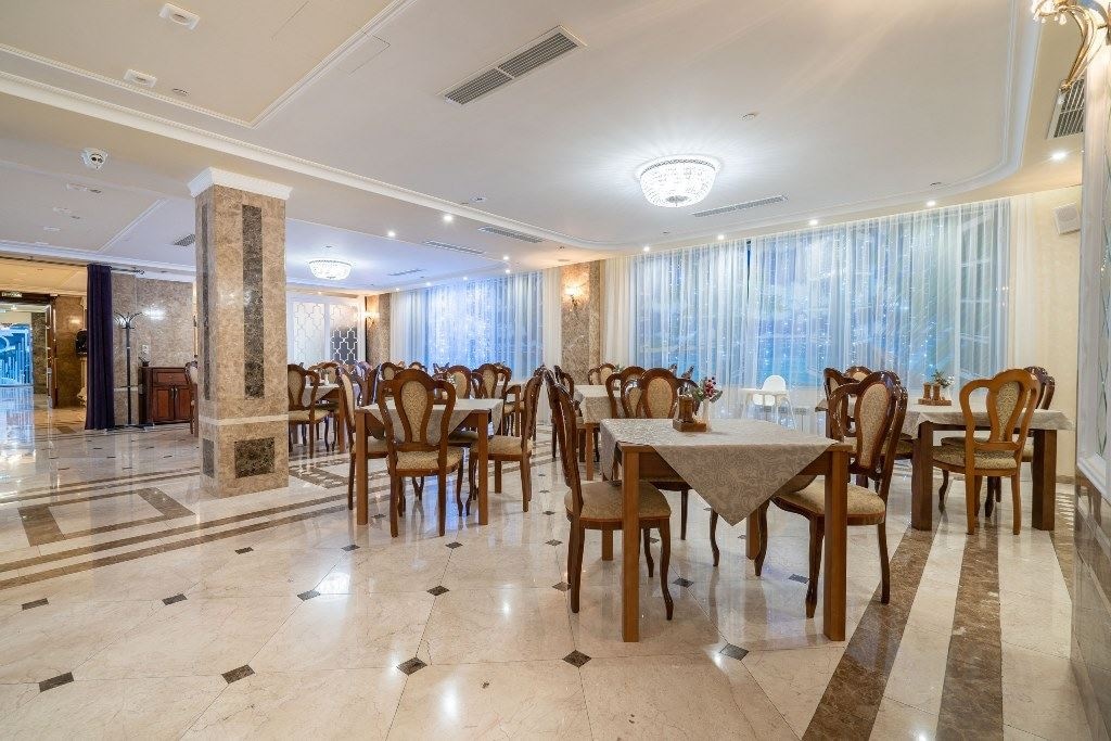 restaurants-restaurant