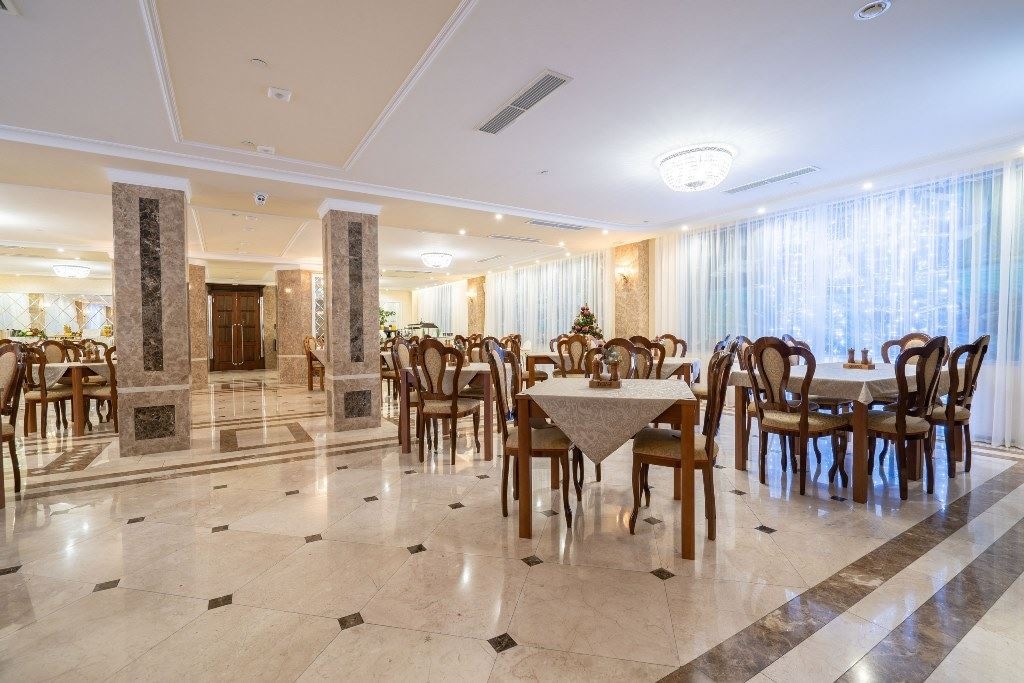 restaurants-restaurant