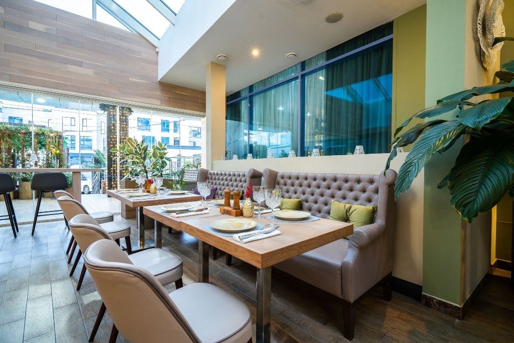 restaurants-restaurant