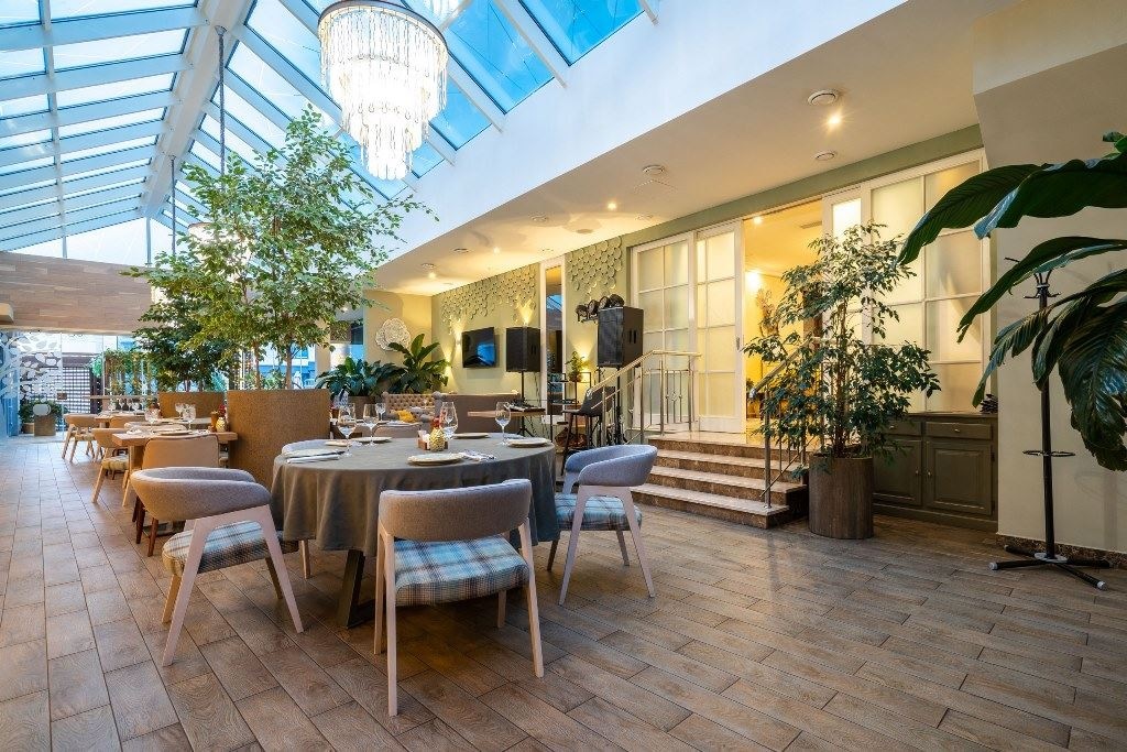 restaurants-restaurant