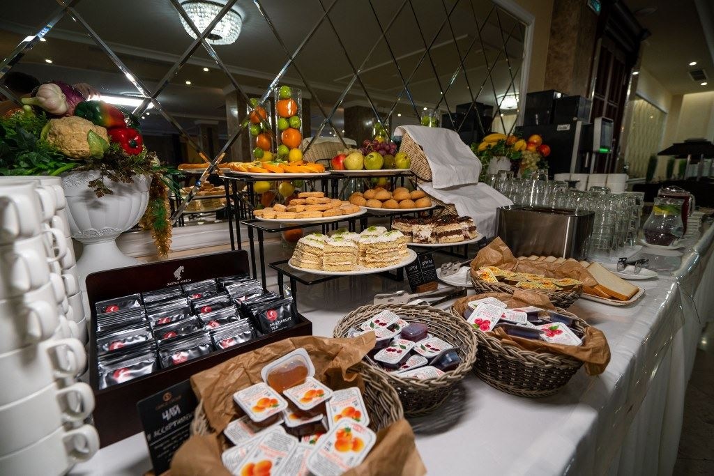 restaurants-restaurant