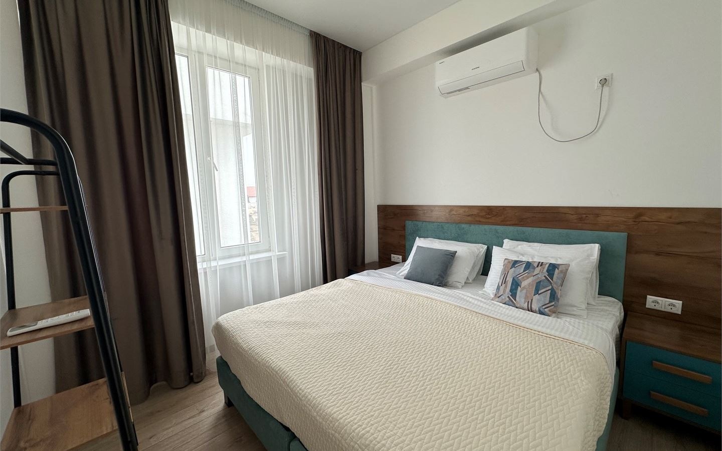 rooms-двухуровневый-полулюкс-с-видом-на-бассейн
