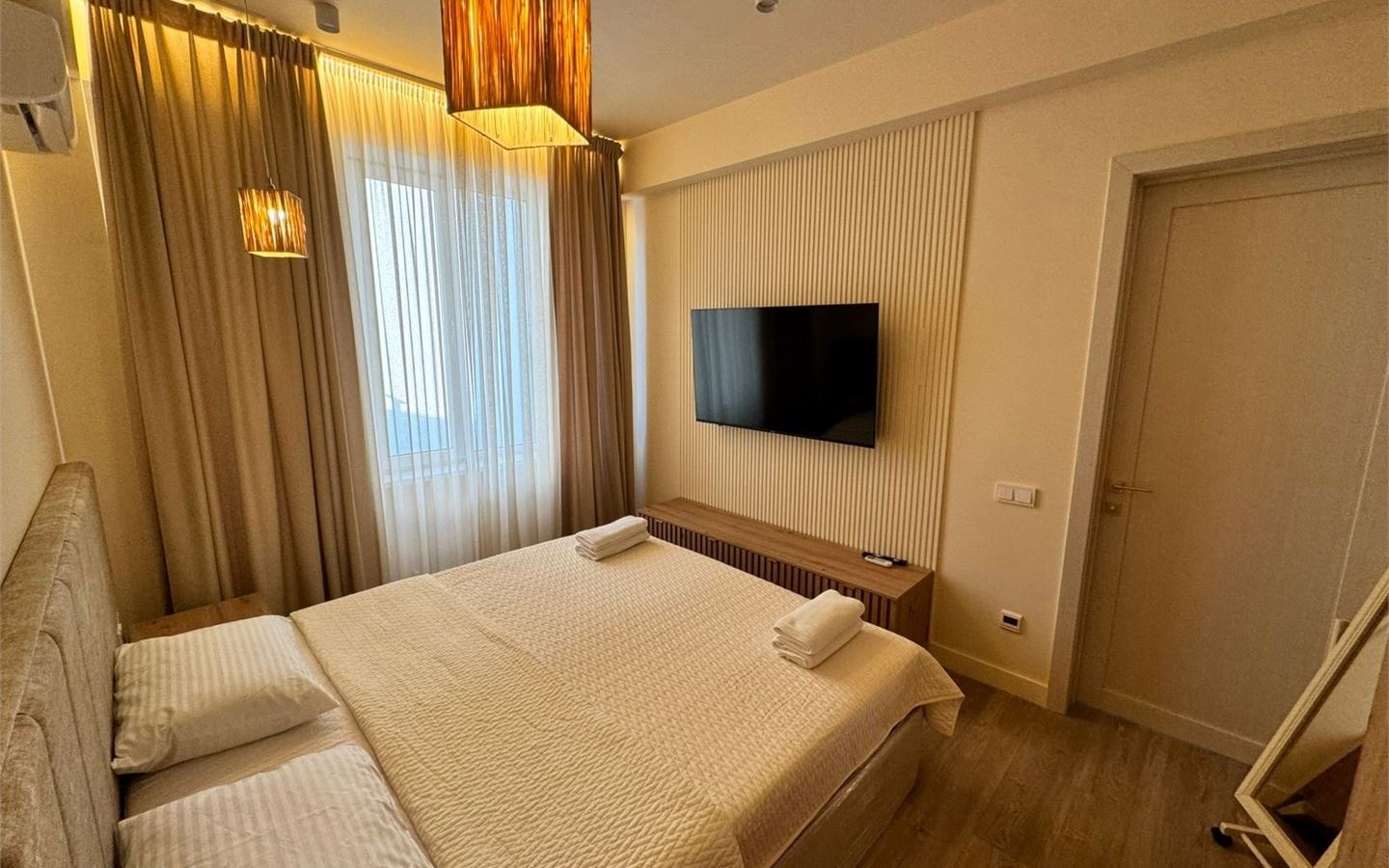 rooms-семейные-апартаменты-premium-с-видом-на-бассейн