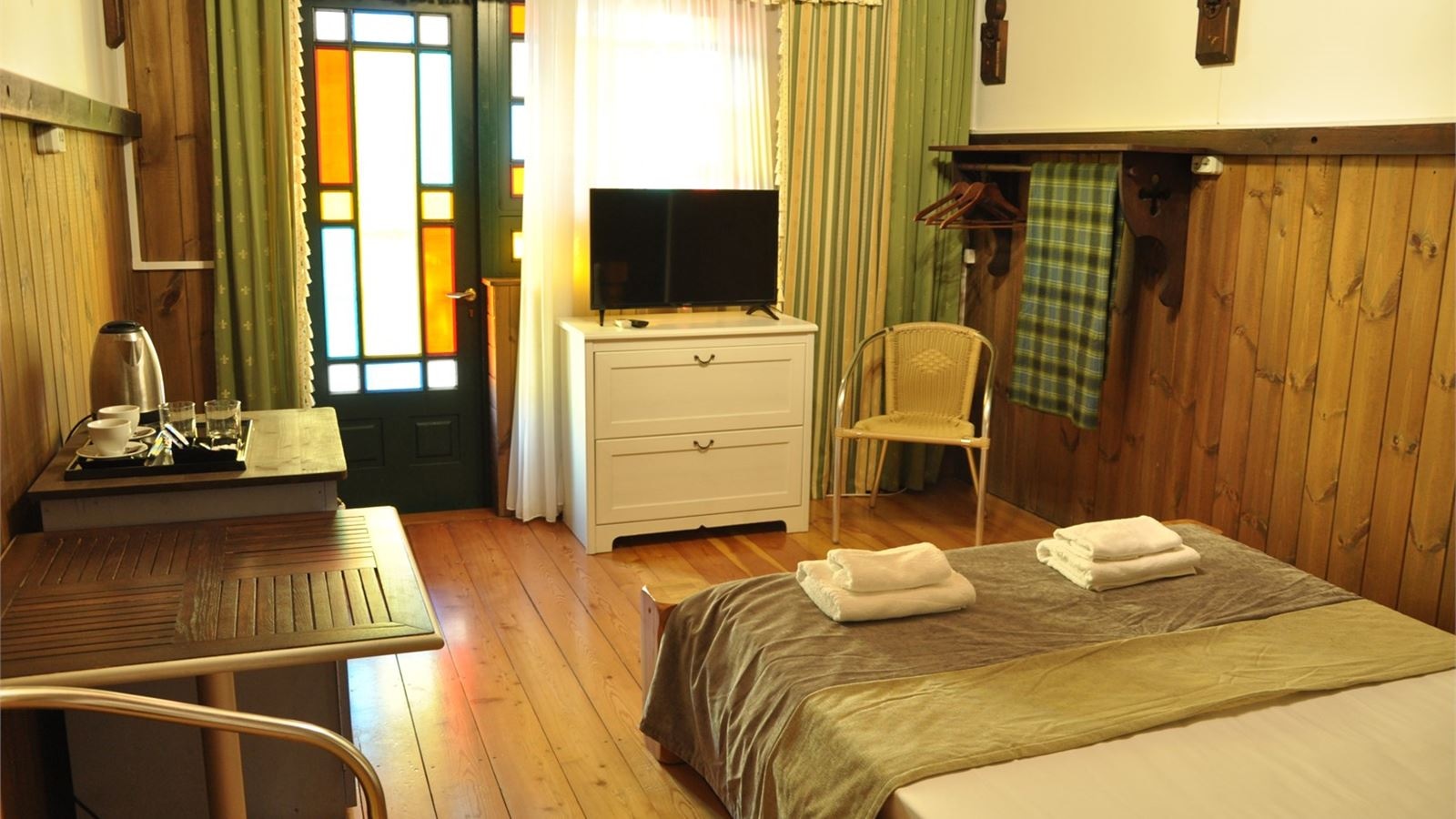 rooms-2местный-1комнатный-номер-с-двухспальной-кроватью