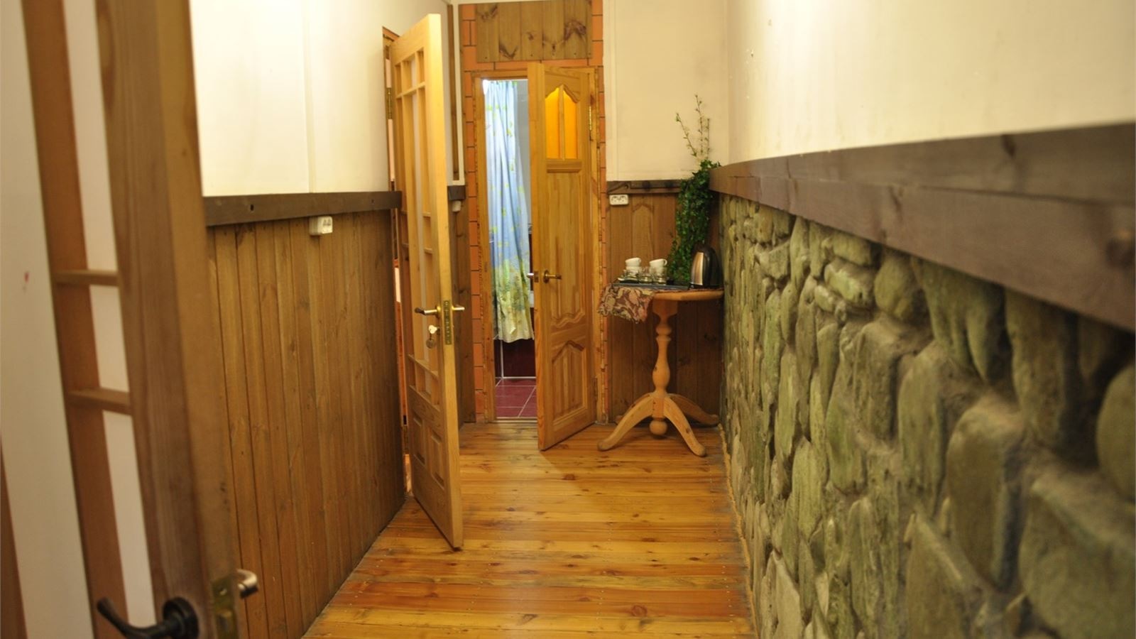 rooms-5местный-2комнатный-номер-с-пятью-односпальными-кроватями