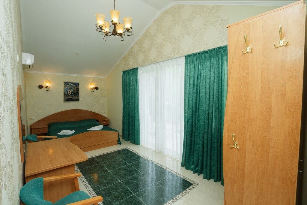 rooms-полулюкс-с-видом-на-горы