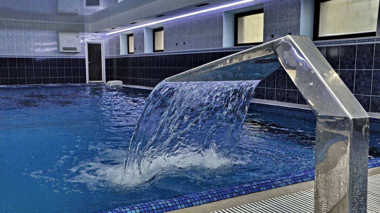 pools-indoor-pool