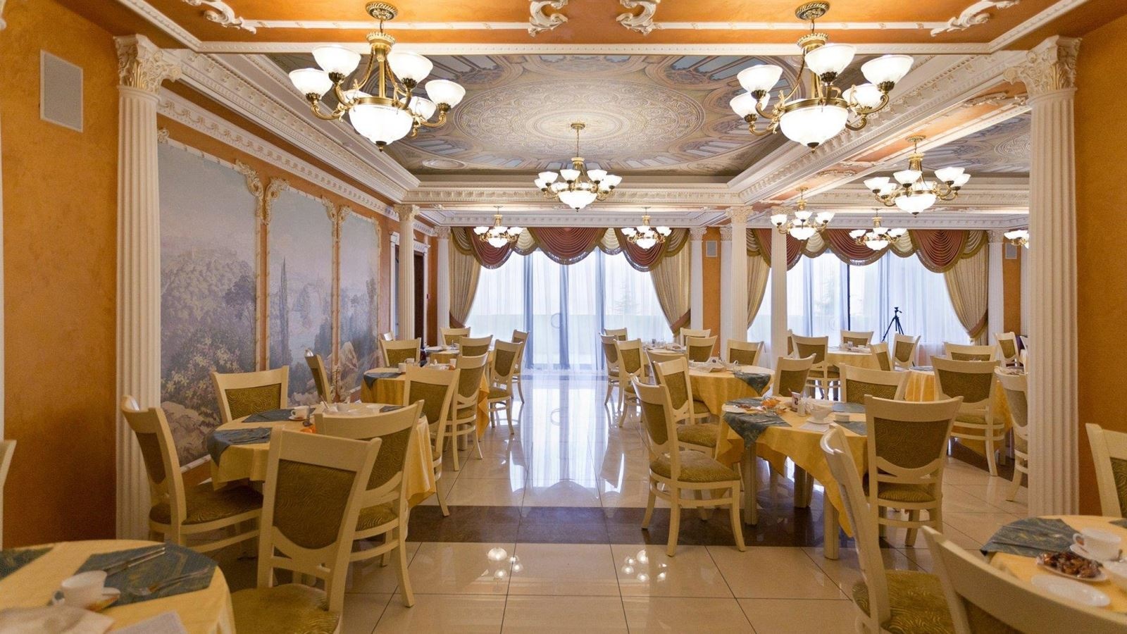 restaurants-зал-питания