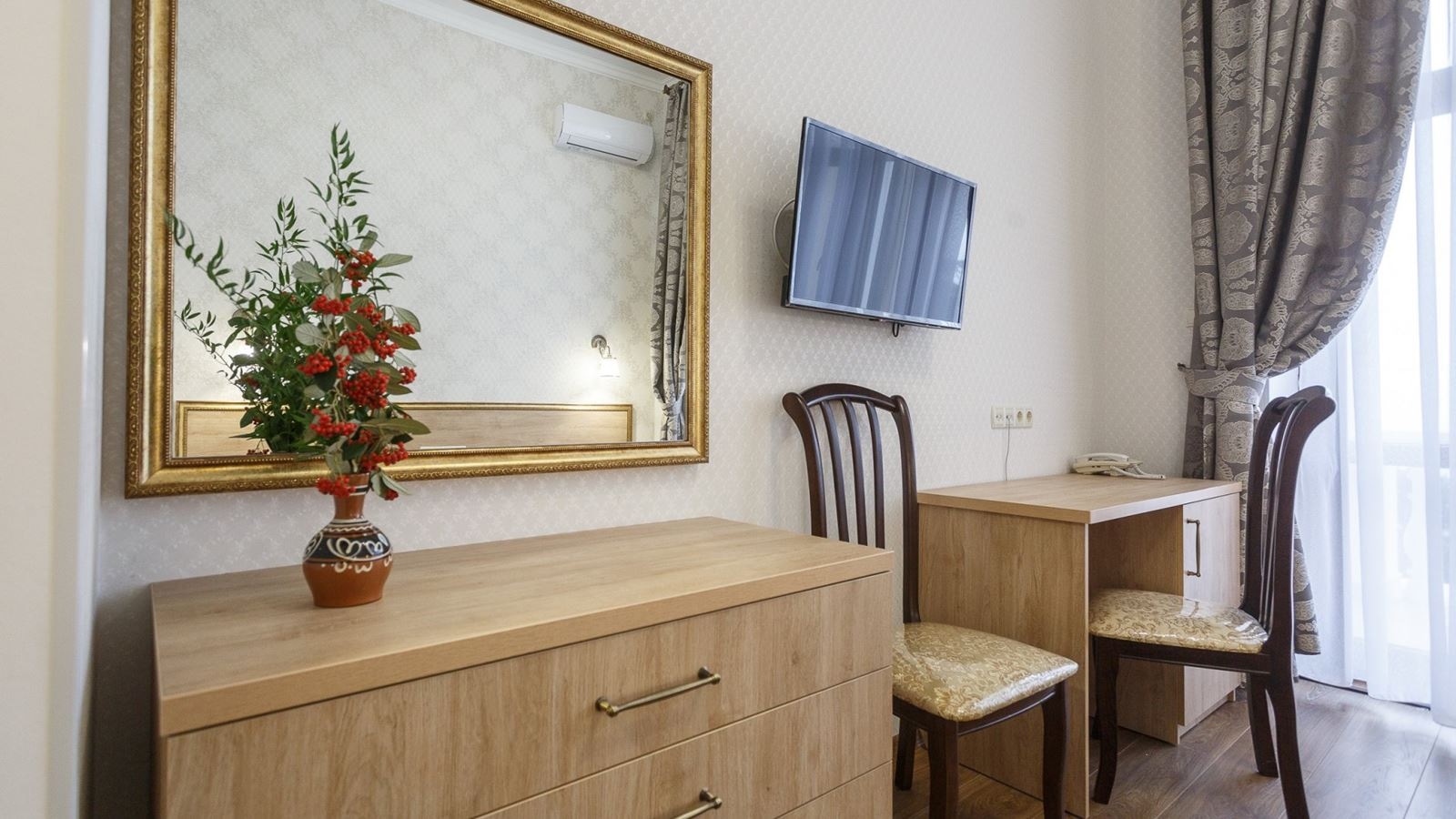 rooms-2-местный-стандарт-с-балконом-корпуса-№1