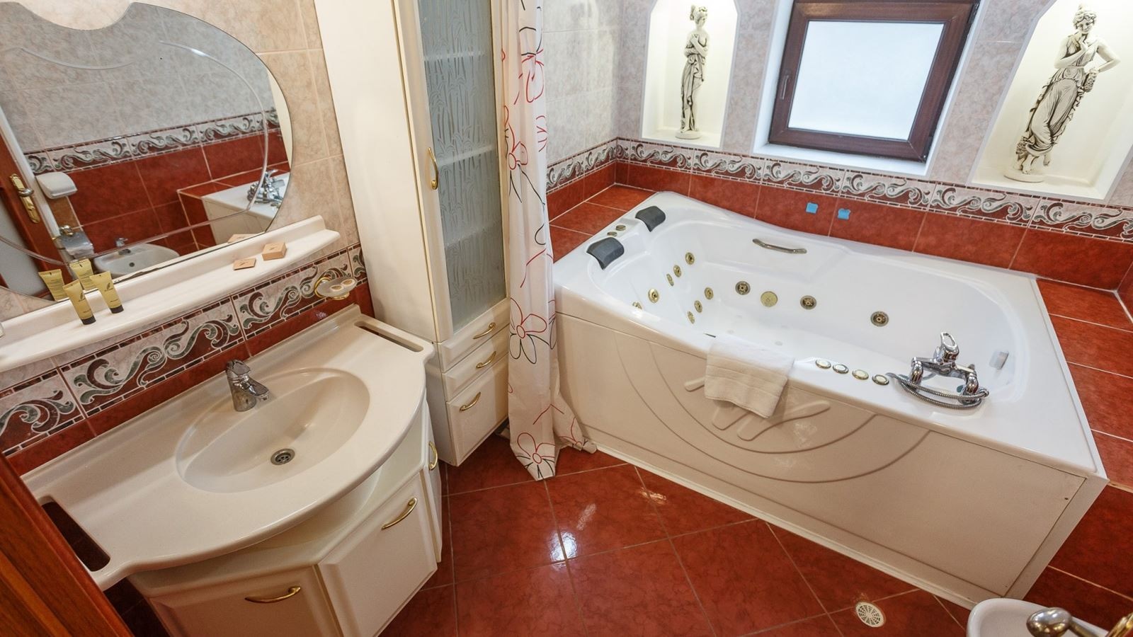 rooms-2-местный-3-комнатный-сюит-корпус-№2