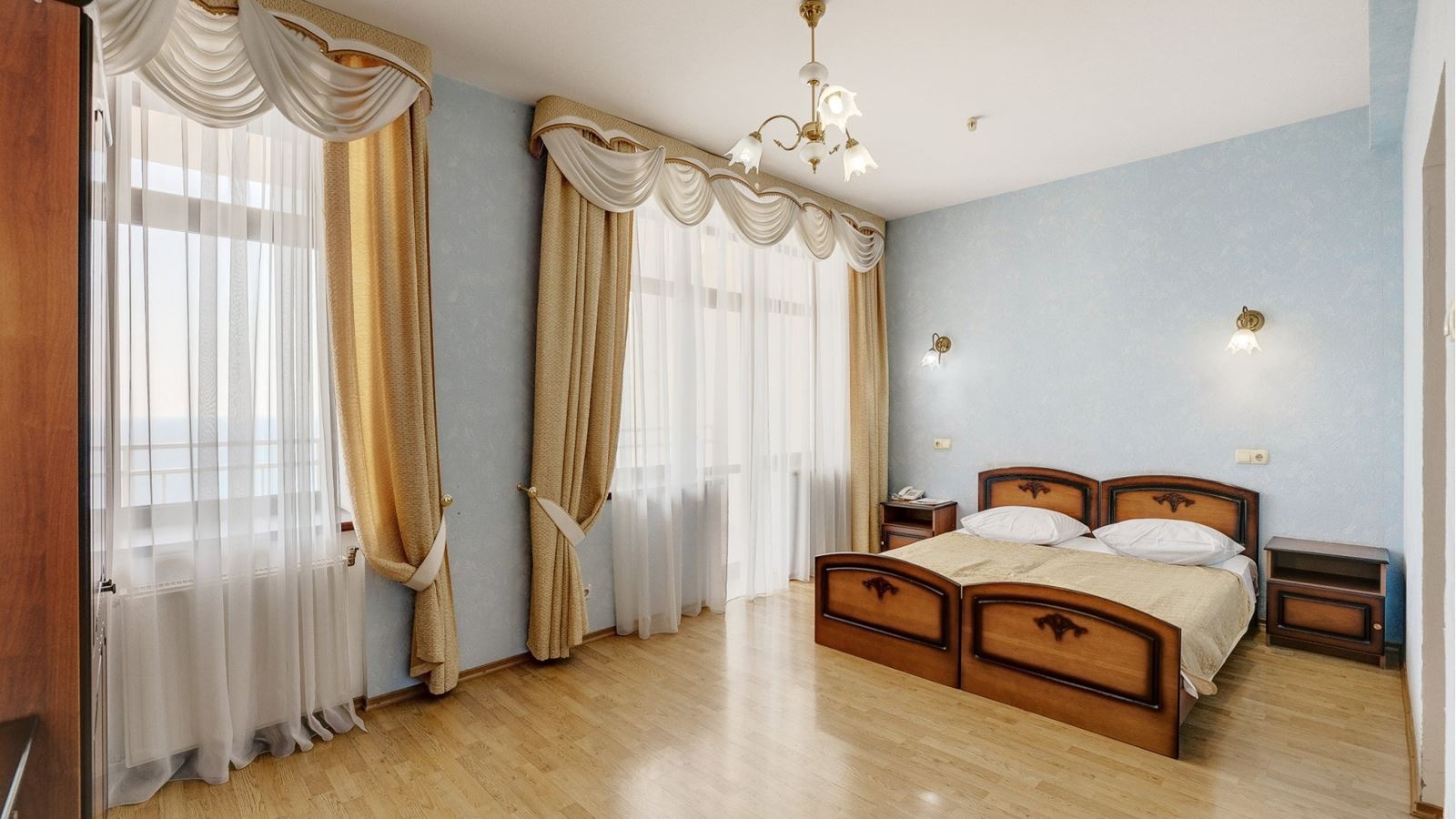 rooms-2-местный-3-комнатный-джуниор-сюит-корпус-№5