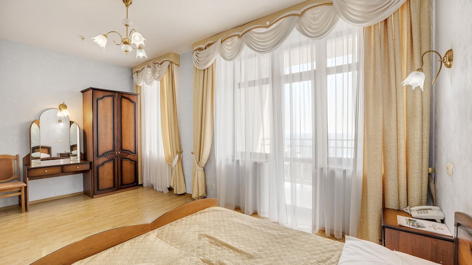 rooms-2-местный-3-комнатный-джуниор-сюит-корпус-№5