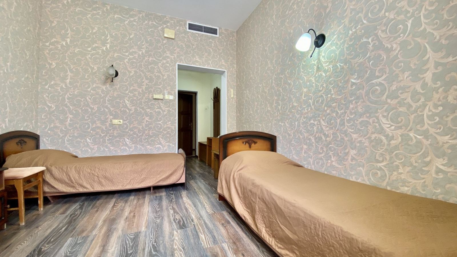 rooms-2-местный-стандарт-горы-с-балконом-корпус-№5