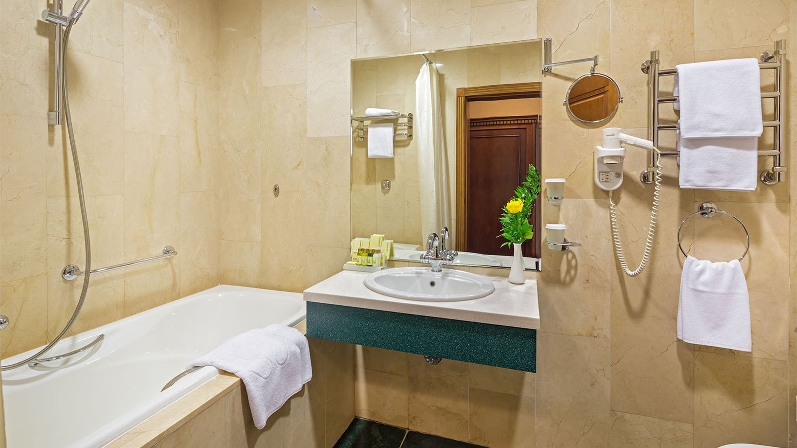 rooms-стандартный-2местный-номер-с-1-двуспальной-кроватью