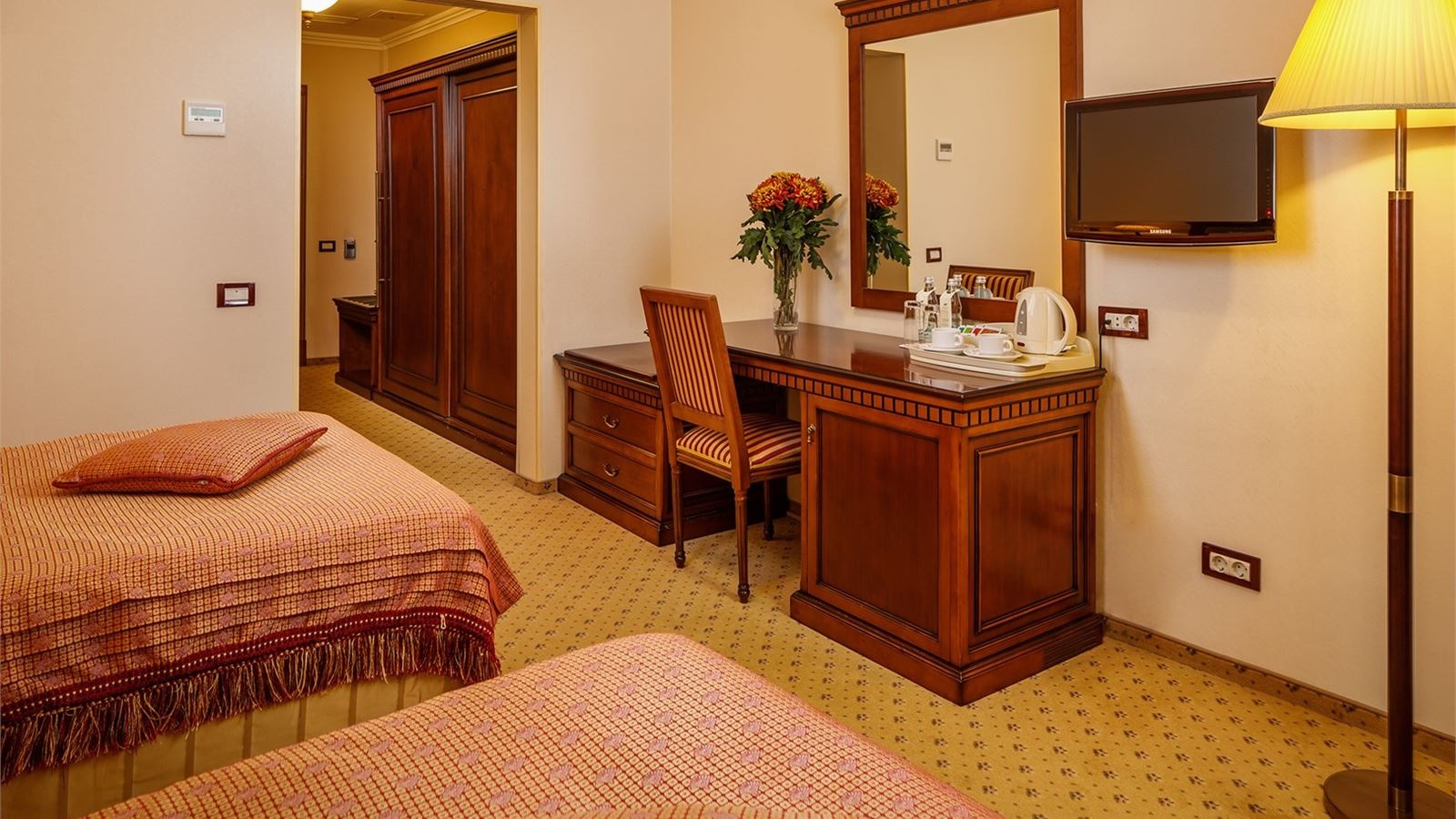 rooms-стандартный-2местный-номер-с-2-односпальными-кроватями