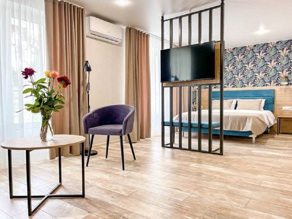 rooms-стандарт-семейный-улучshенный-с-балконом