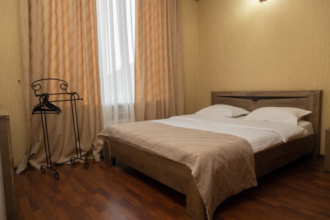 rooms-стандарт-с-двуспальной-кроватью-мини-общая-площадь-12-м²