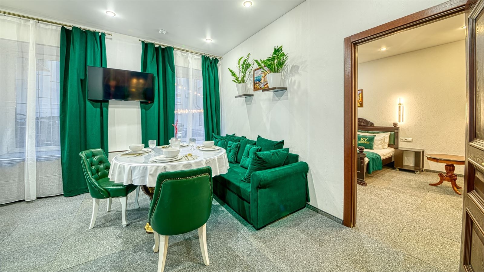 rooms-двухкомнатные-апартаменты-с-кухней-и-персональной-сауной
