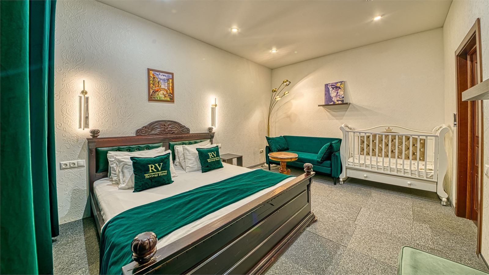 rooms-двухкомнатные-апартаменты-с-кухней-и-персональной-сауной