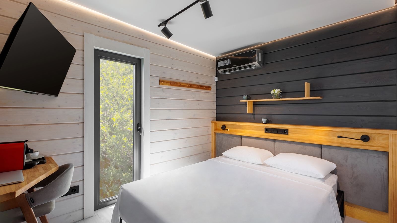 rooms-экодом-с-больshой-террасой-с-двумя-раздельными-кроватями-или-двуспальной-кроватью