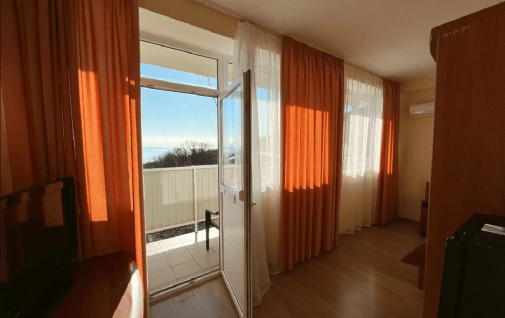 rooms-стандартодноместный-первая-категория-однокомнатный-с-балконом-и-видом-на-море-общая-площадь-15квм