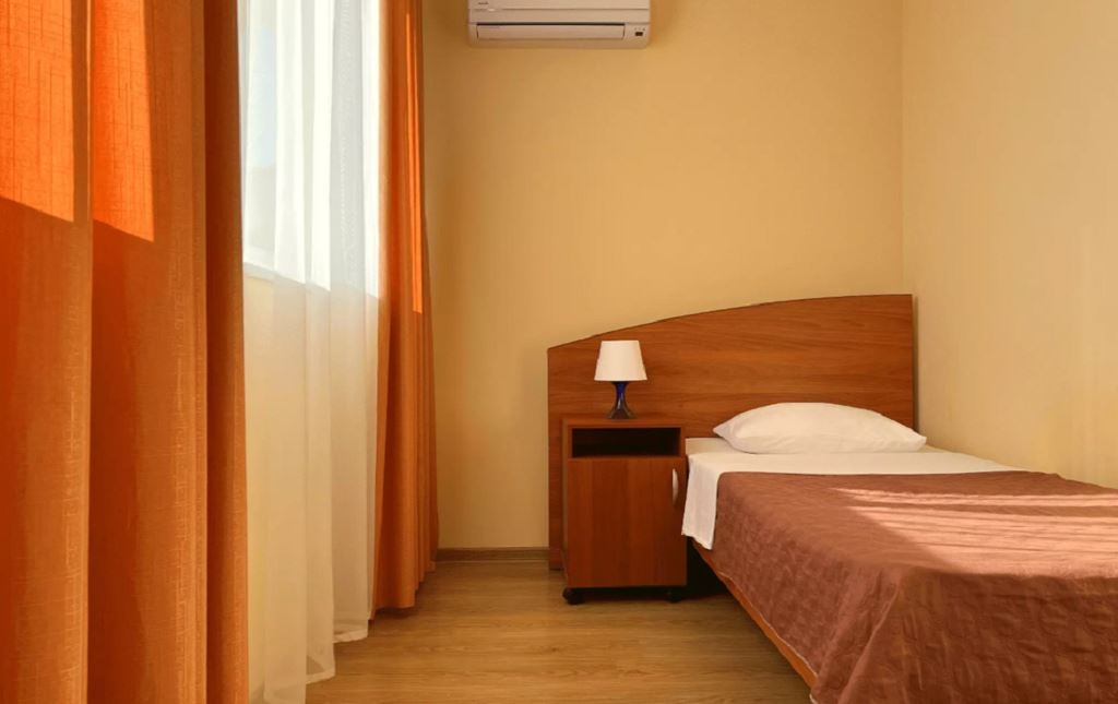 rooms-стандартодноместный-первая-категория-однокомнатный-с-балконом-и-видом-на-море-общая-площадь-15квм