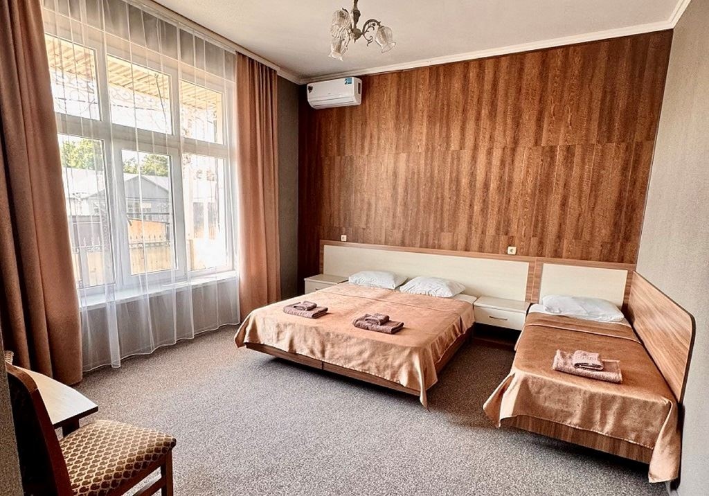 rooms-трёхместный-номер-стандарт-без-балкона-общая-площадь--25-квм