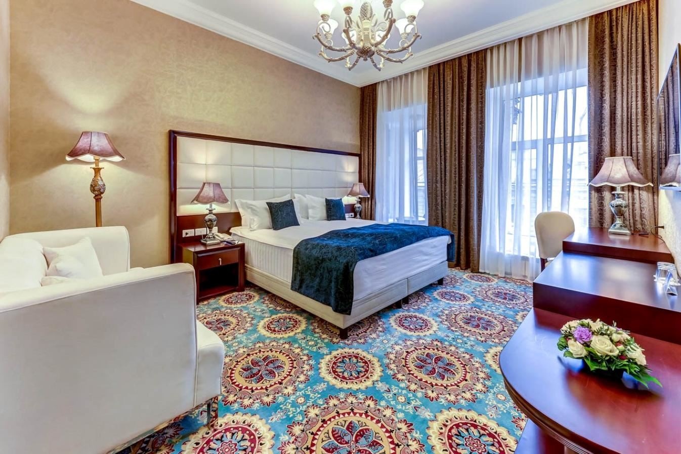 rooms-deluxe-suite-with-balcony-dbltwn