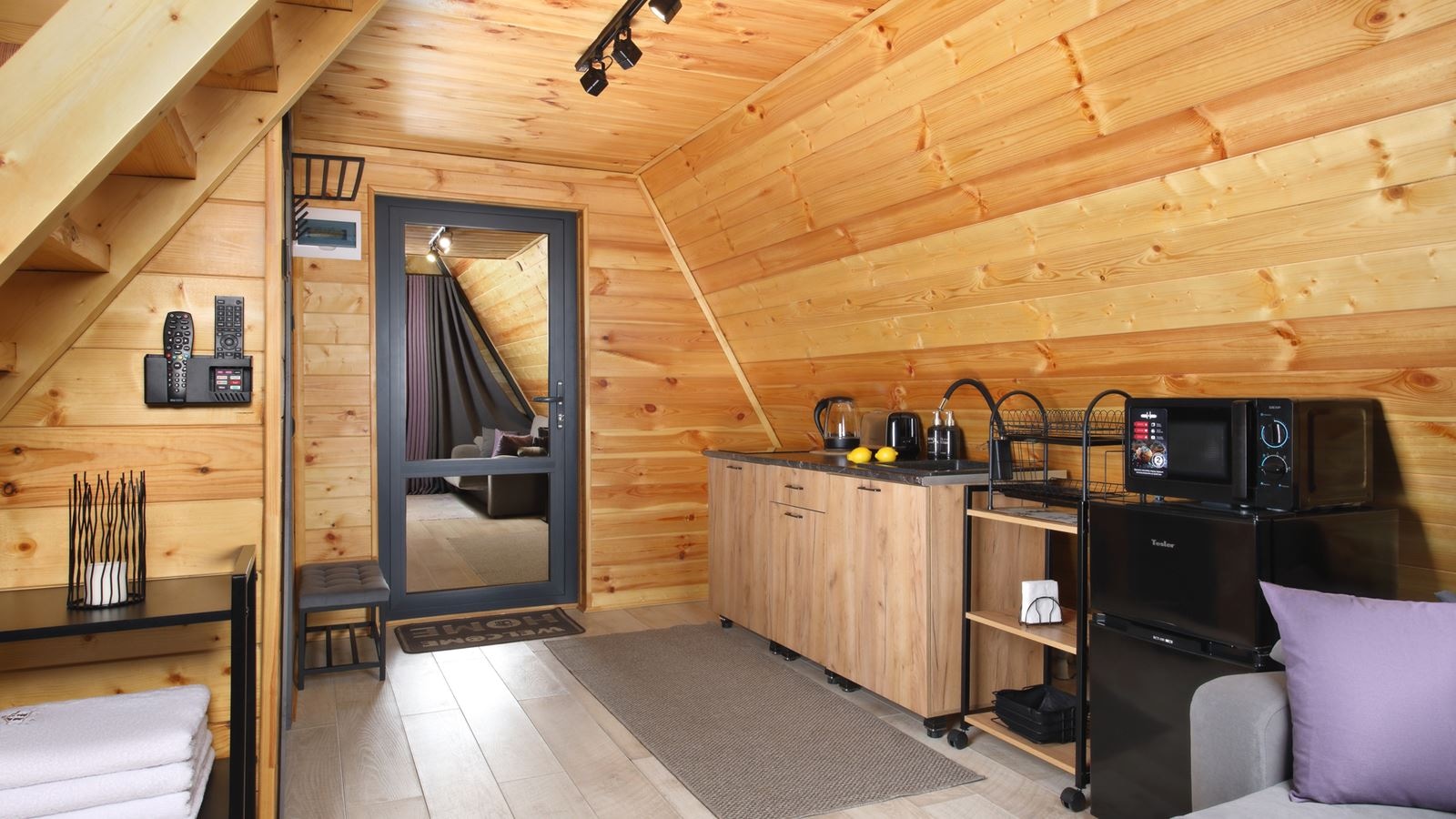 rooms-a-frame