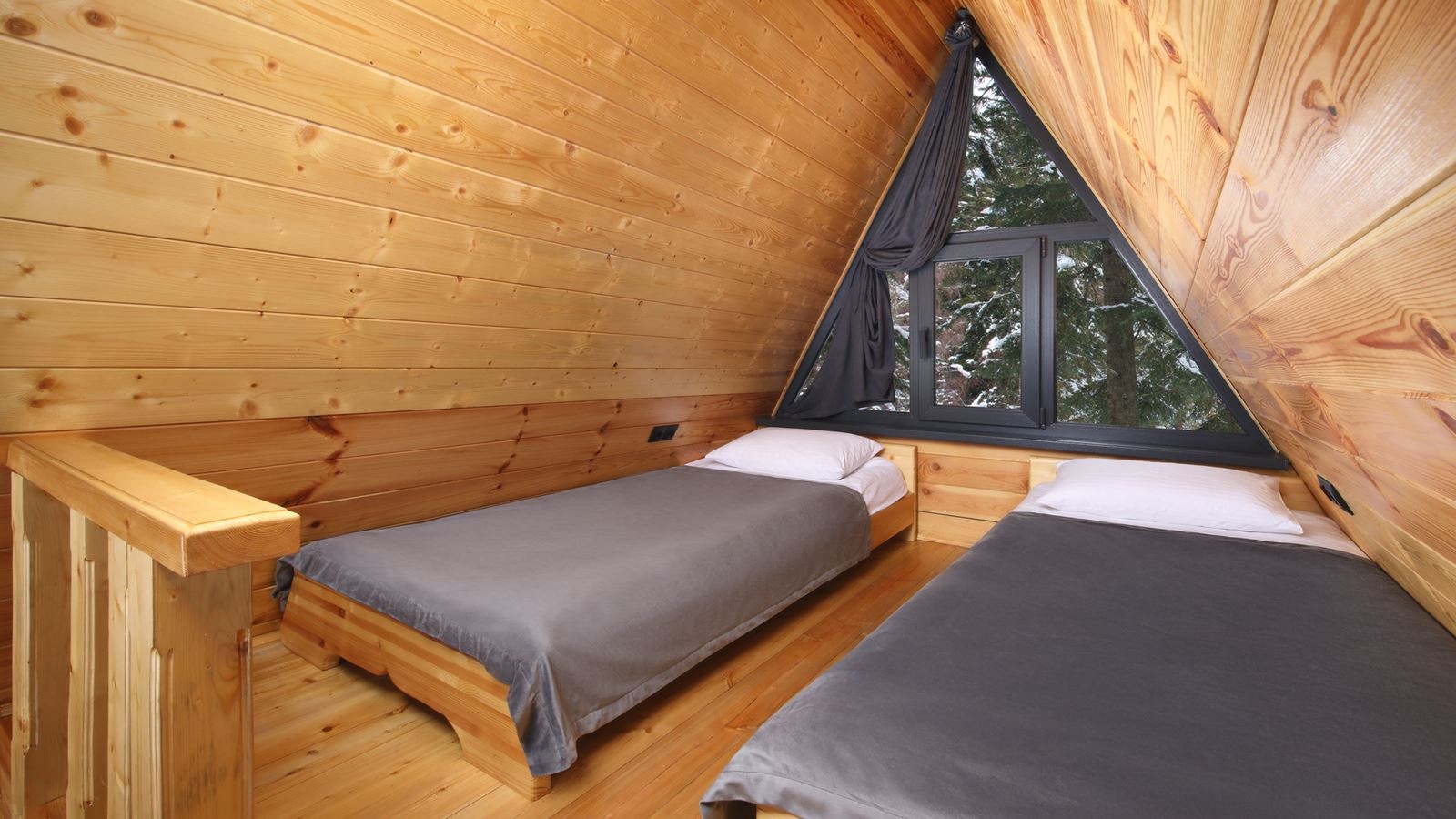 rooms-a-frame