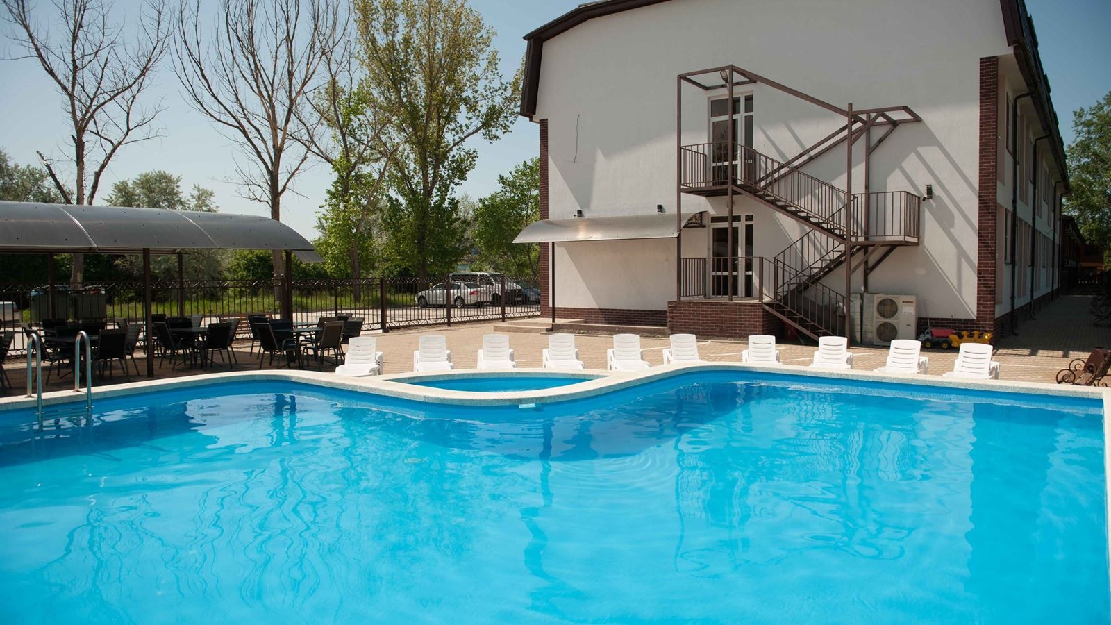 pools-outdoor-pool