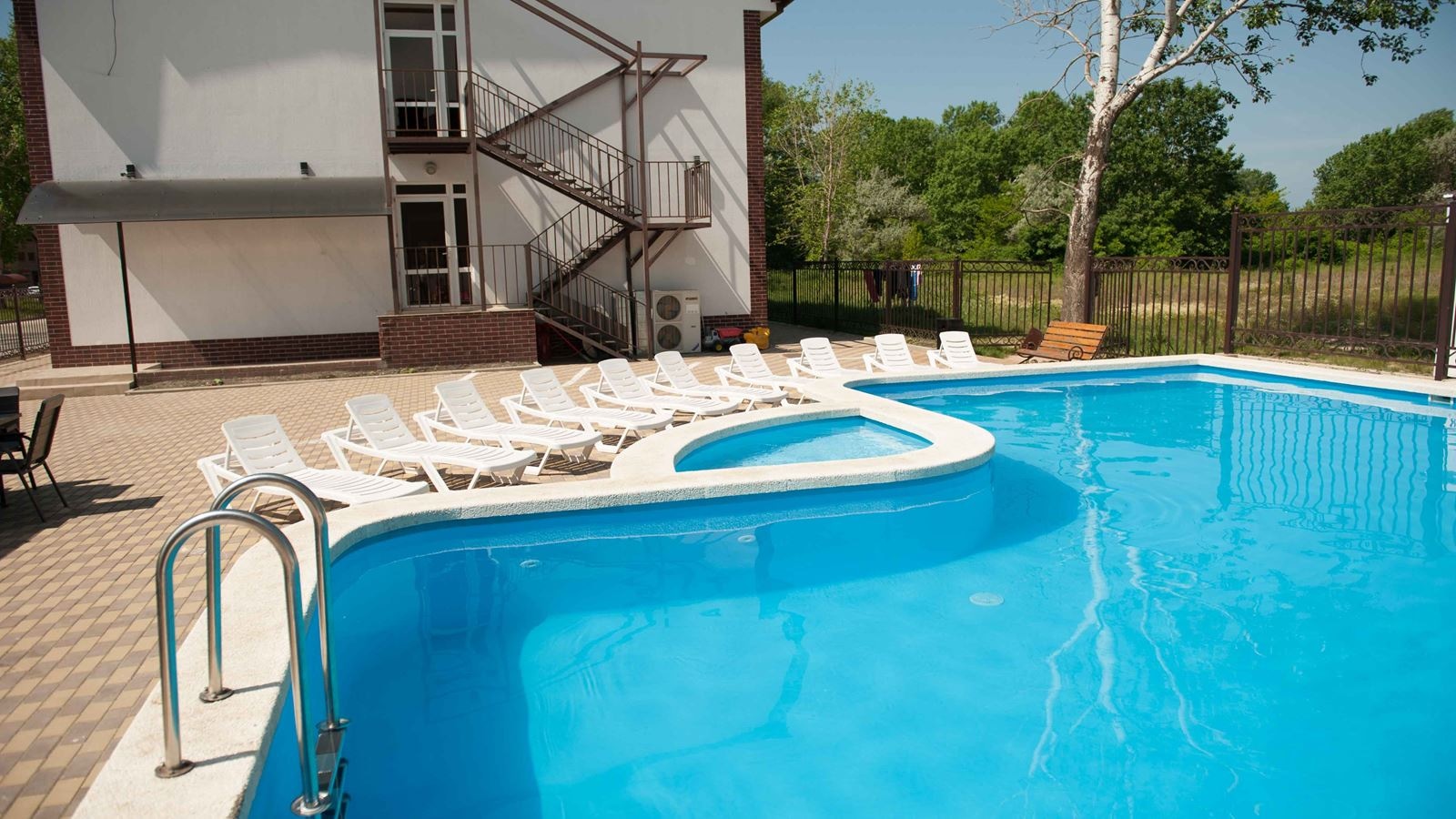 pools-outdoor-pool