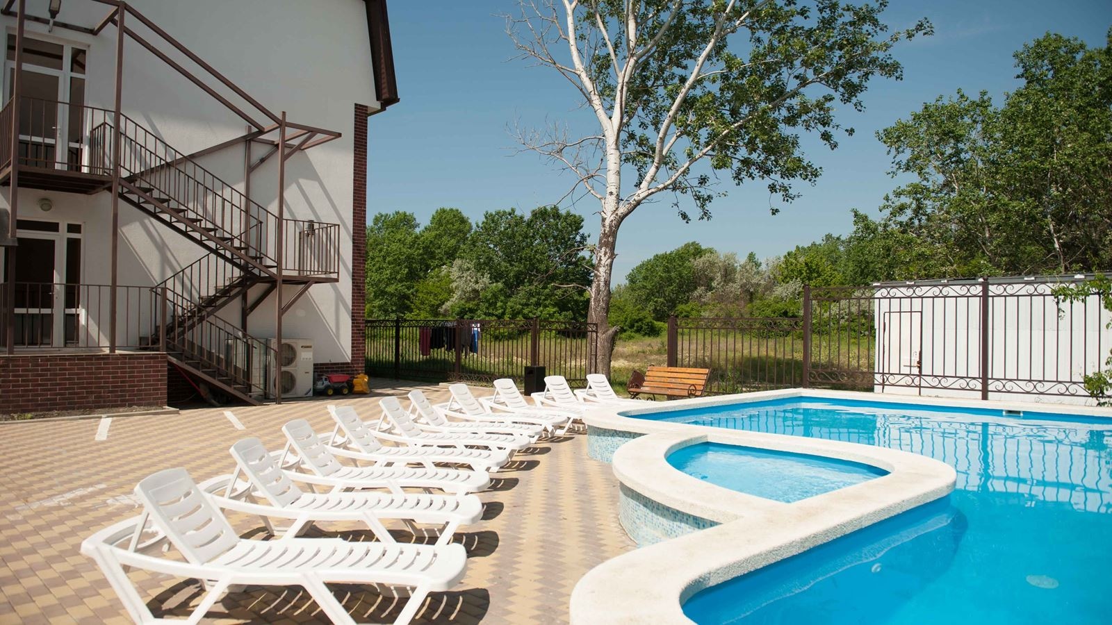 pools-outdoor-pool