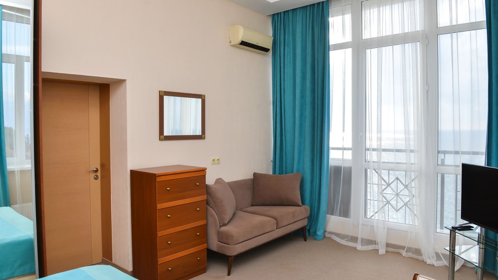 rooms-3-комнатный-делюкс